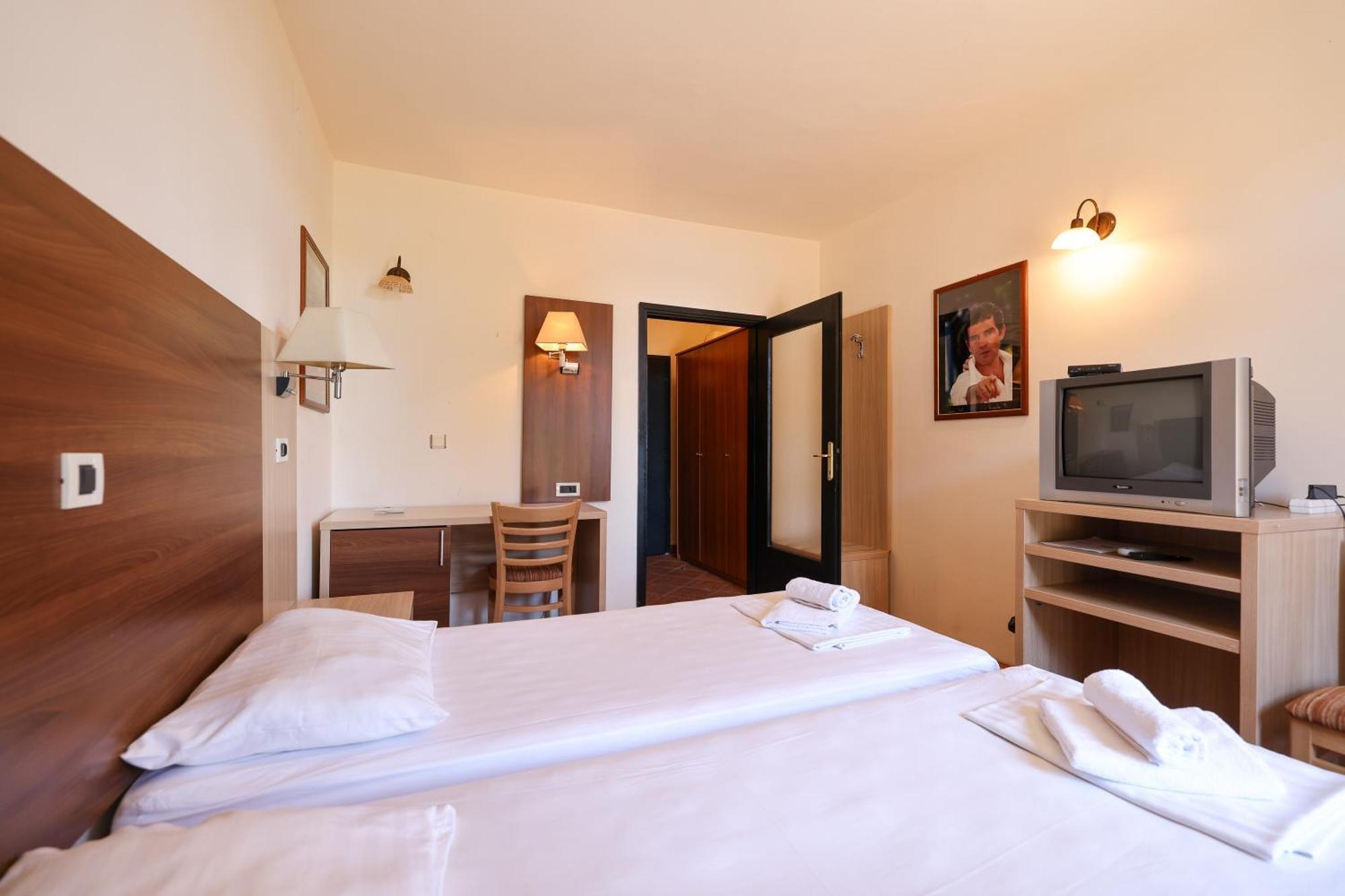 Tribalj Tribunia Beach Hotel מראה חיצוני תמונה