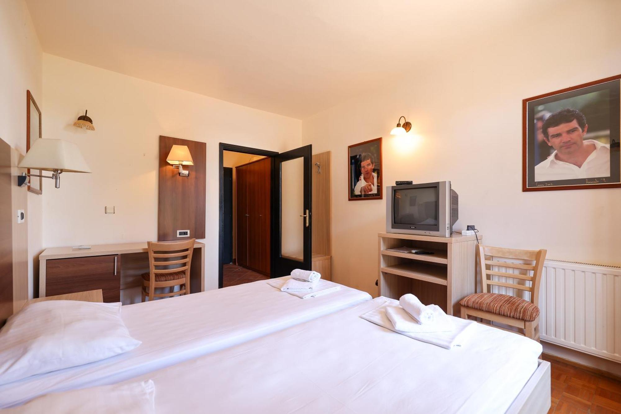 Tribalj Tribunia Beach Hotel מראה חיצוני תמונה