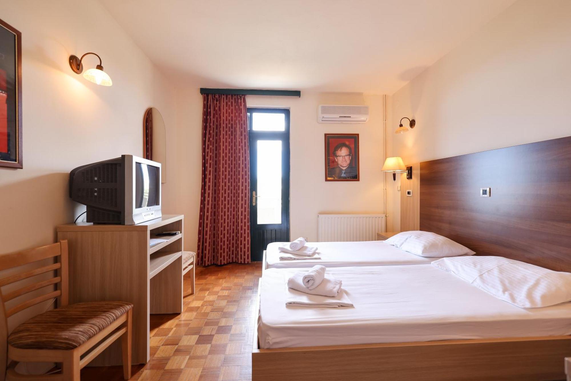 Tribalj Tribunia Beach Hotel מראה חיצוני תמונה