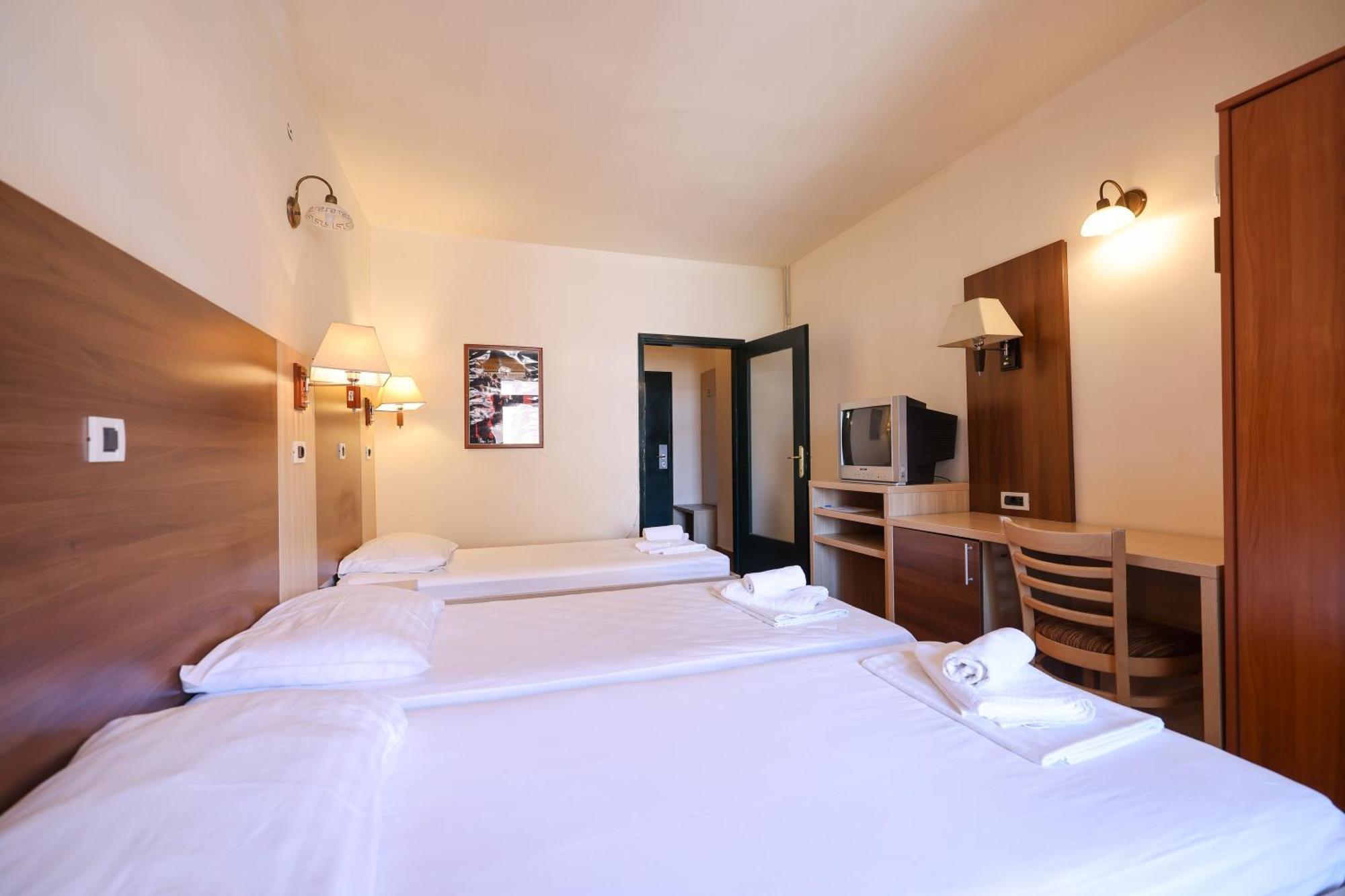 Tribalj Tribunia Beach Hotel מראה חיצוני תמונה